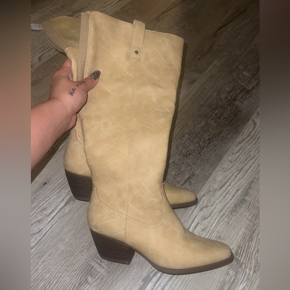 Frye boots NWOT never worn! - Picture 2 of 3